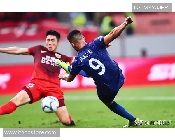 2019年中超联赛上海申花与上海上港的精彩对决赛果分析与回顾